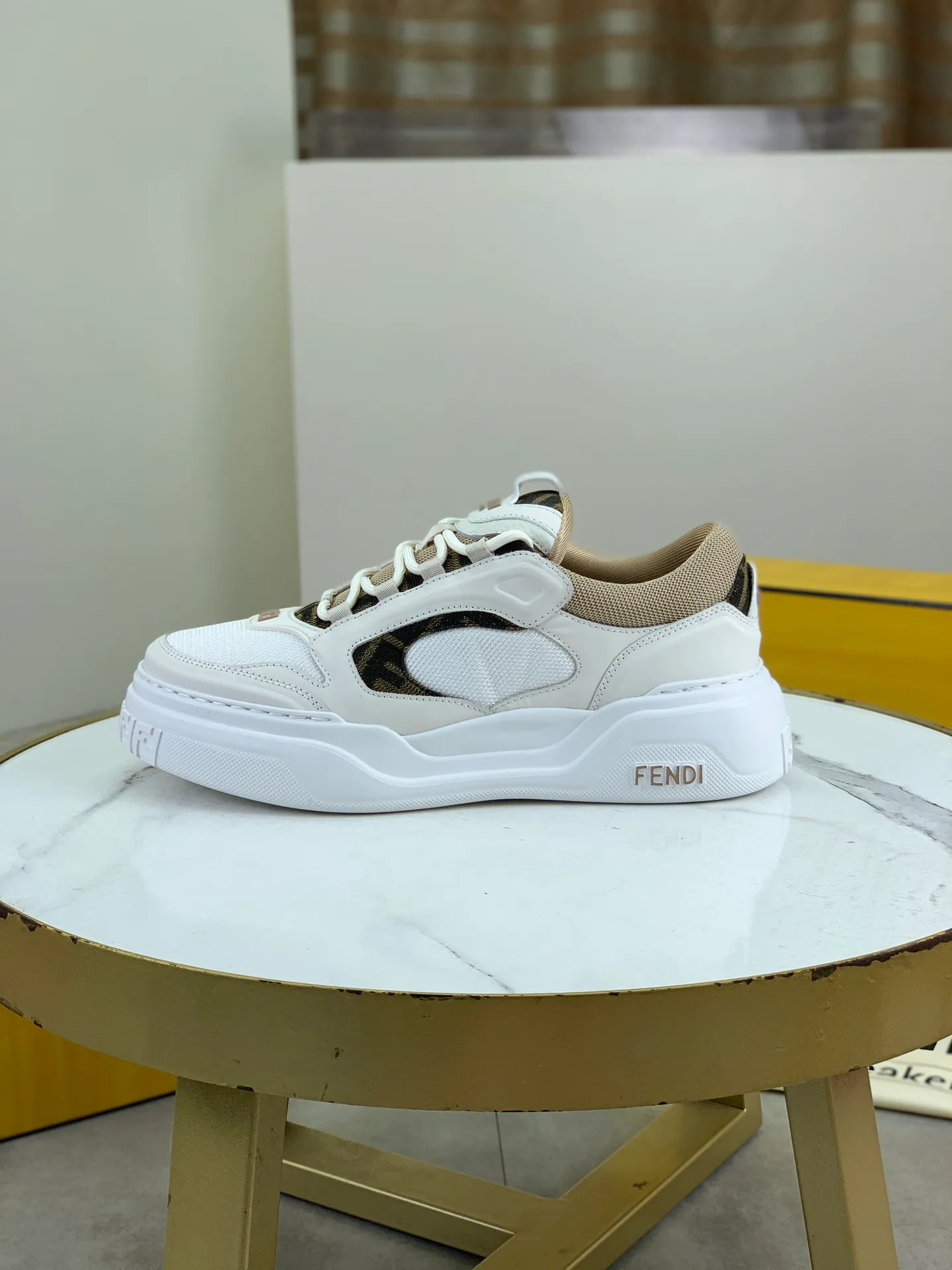 Men's Men's Shoes 💰P740 New Style 💰💎💎💎Summer Hot Style [FENDI Fendi] Top Version 🆕New slip-on sneakers, wavy soles engraved with original words. Embossed Fendi Flow lettering on the heel. The upper is made of high-end calfskin and breathable materials. Original lining with tone-on-tone details decorated with innovative handcrafting techniques. Ultra-light and wear-resistant TPU and IP foam soles, overall lightweight and comfortable. Size:39-44 (38 45 can be customized)
